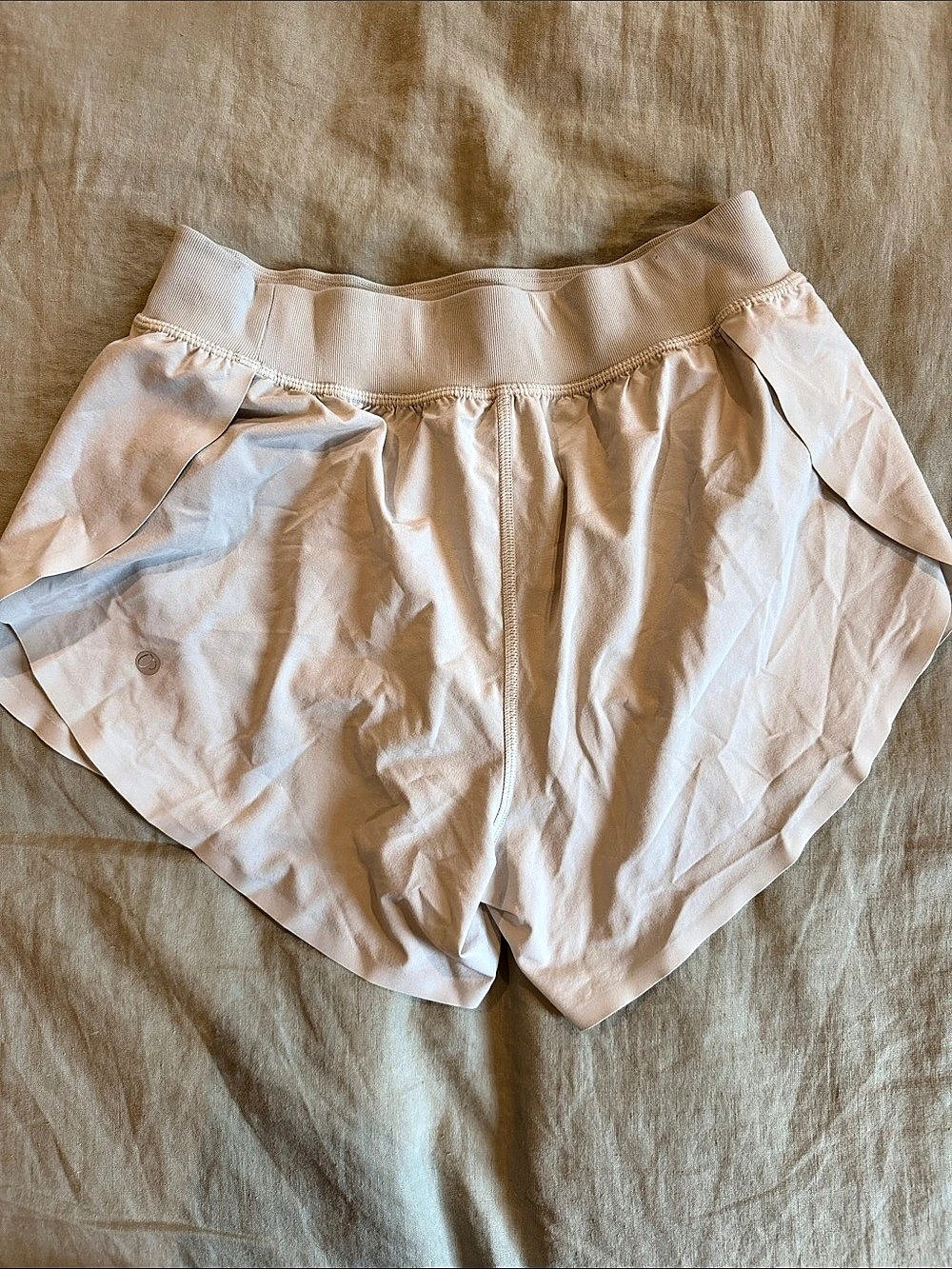 Lululemon Track That Mid-Rise Lined Short 3" White dupe